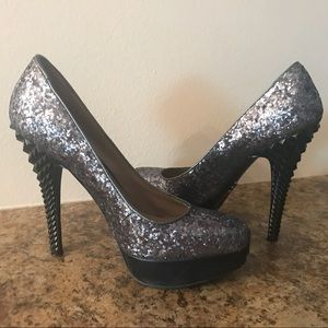 Rachel Roy Kimi pump |4 3/4″ heel | dark pewter.